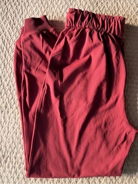 Lululemon Stretch High-Rise Jogger
Full Length in Maroon Merlot Size 4